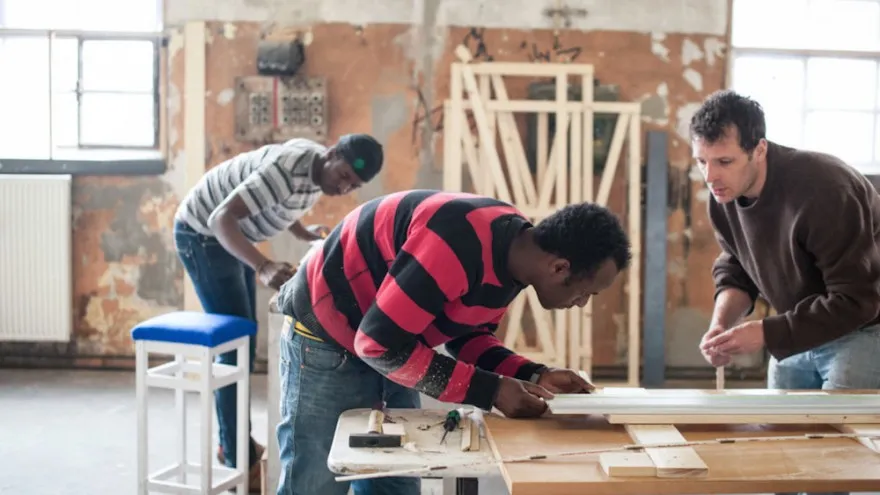 استقدام العمالة الفنية والحرفية في السعودية